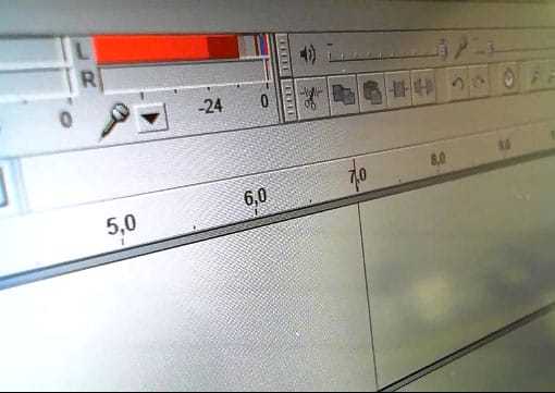 Aussteuerung in Audacity: Das Signal sollte sich zwischen -6 und 0 db einpegeln.