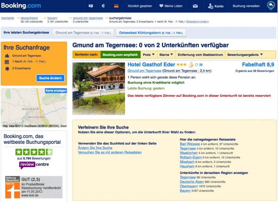 Die Formulierung der Fehlermeldung hier bei booking.com ist in Ordnung. Durch die unruhige Gestaltung wird sie aber leicht übersehen. Auch die Alternativen sind nicht klar gestaltet.